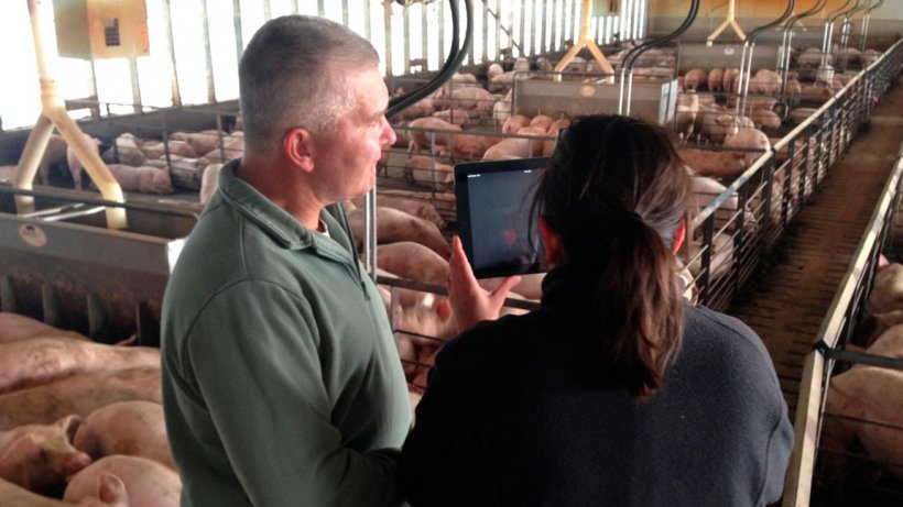 Farmers learn about hosting AgChat sessions in their operations. Photo courtesy of Iowa Ag Literacy Foundation.
