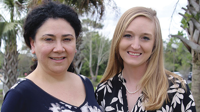 Recipient of the $5000 scholarship for Best Student Presenter during AASV&rsquo;s Student Seminar: Kimberlee Baker, Iowa State University. Pictured with Kimberlee is Dr Lucina Galina (left) of Zoetis, sponsor of the Student Seminar and Best Student Presenter Award.
