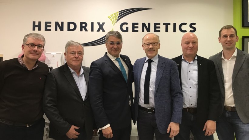 (From left to right) Jos&eacute; &Aacute;ngel Pedrido, Customer Services Manager Swine, Hendrix Genetics; Friedrich Hazenfu&szlig;, Director AI, BHZP; Nicol&aacute;s &Aacute;lvarez Hoggan, General Manager CE &amp; SE Europe Swine, Hendrix Genetics; Dr. Conrad Welp, General Manager, BHZP; Jeroen van de Camp, Global Operations and Services Director Swine, Hendrix Genetics; Daniel Stegen, Sales Manager, BHZP
