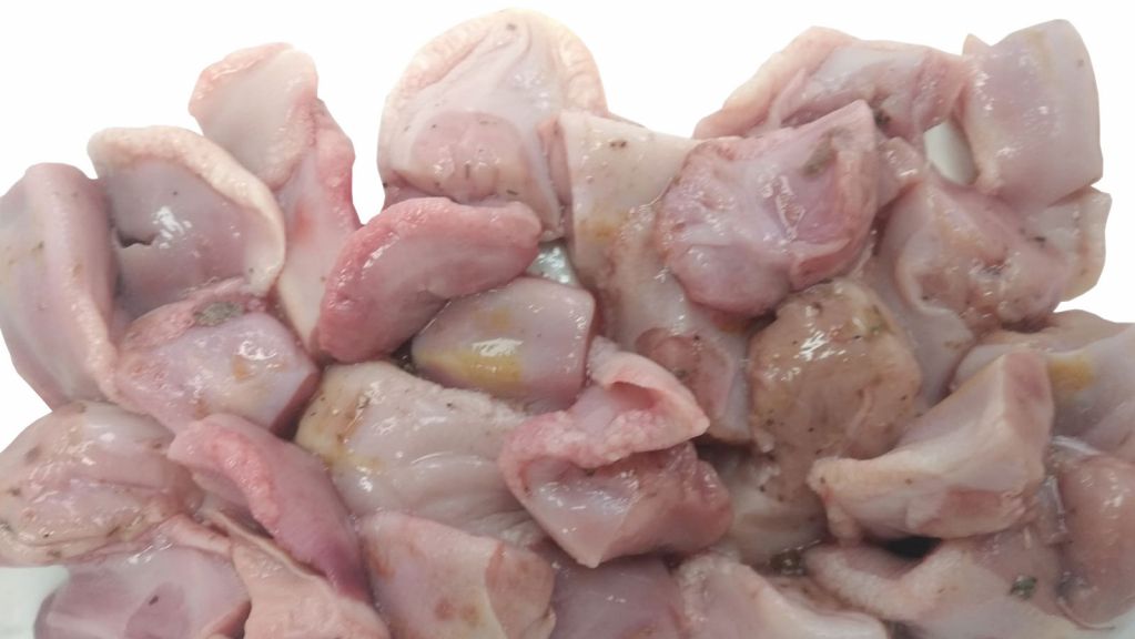 Photo 1. Tongues from dead nursing&nbsp;piglets.
