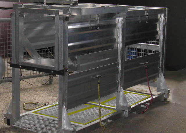 Figure&nbsp;7:&nbsp;SowSIS system. The 4 legs are weighed independently to monitor lameness.&nbsp;Source: isense.farm
