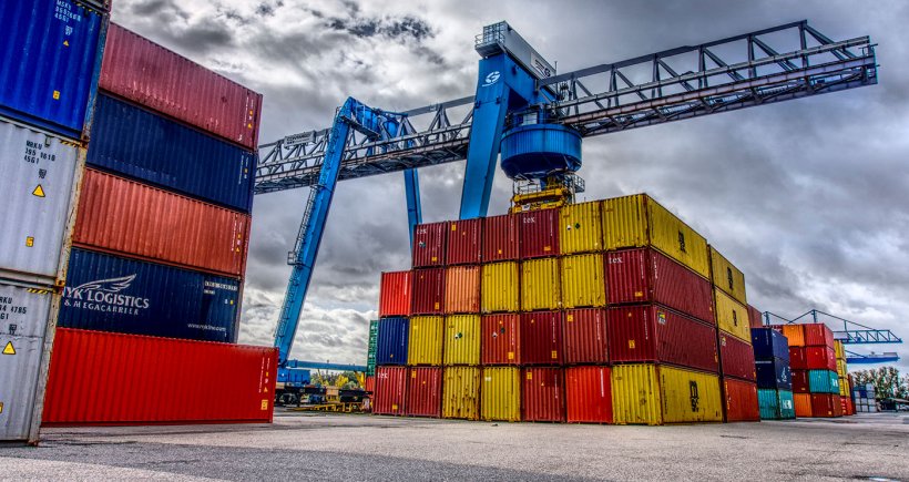 Picture 3. Example of shipping containers at a sea port.
