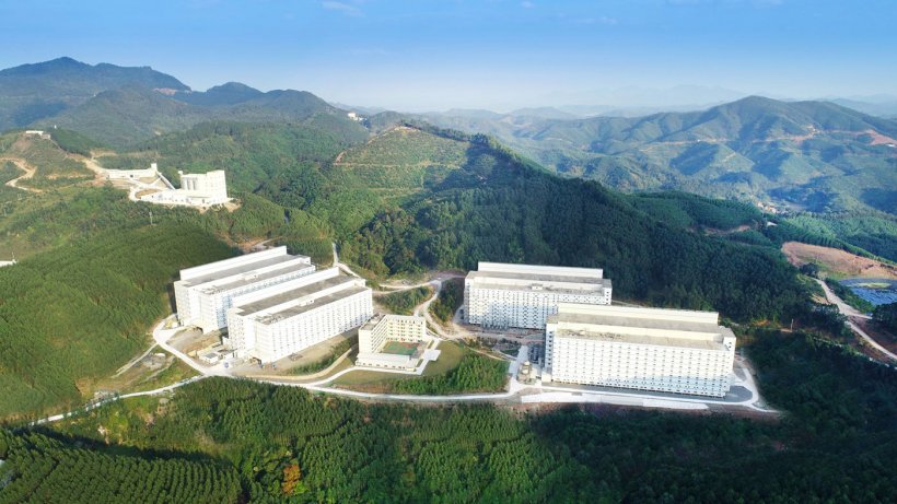 Multi-storey farm on the Guifei Mountain