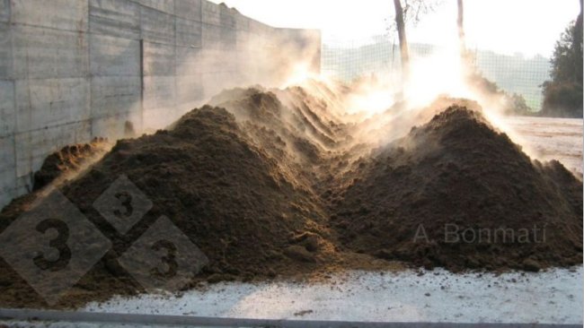 Figure 1a. Composting systems: Turned piles. Photos courtesy of A. Bonmatí (IRTA).