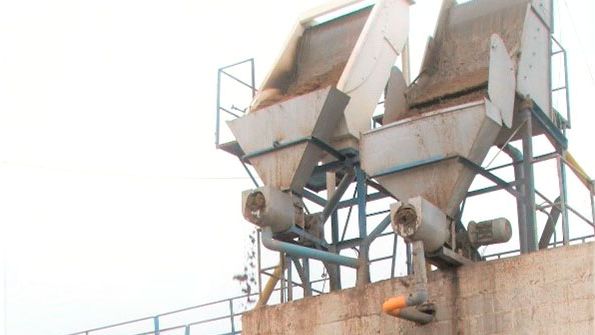 Figure 2. Static screen type solid/liquid separator.
