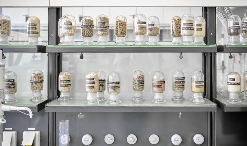 Samples of feed raw materials in the Evonik NIR lab in Hanau.
