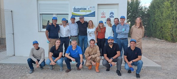 En septiembre de 2021 se celebr&oacute; una ceremonia oficial de inauguraci&oacute;n de la granja de validaci&oacute;n. Colegas de las distintas empresas que colaboraron en la granja, la visitaron, debatieron los resultados del estudio piloto y brindaron formalmente por esta nueva colaboraci&oacute;n.
