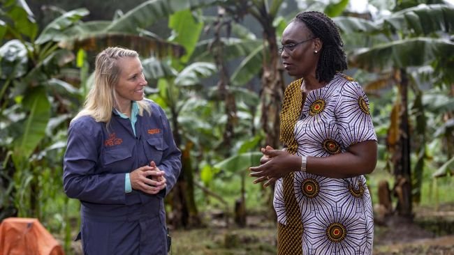Kristin Peck, Chief Executive Officer, Zoetis, meets Annette Keto, Owner of Sebbi Farms in Uganda, to discuss the successes of the A.L.P.H.A. initiative.