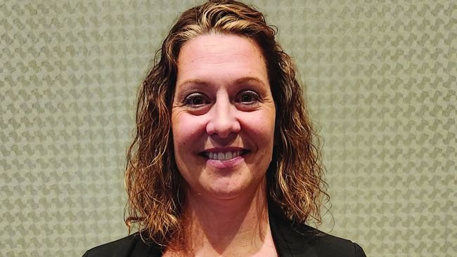 Dr. Tara Donovan, recipient of the Swine Practitioner of the Year Award