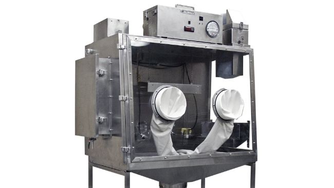 Figure 1. Modular animal isolator system used to expose gilts with aerosols of diluted lung homogenate containing M. hyopneumoniae strain 232. Image source: www.altdesign.com
