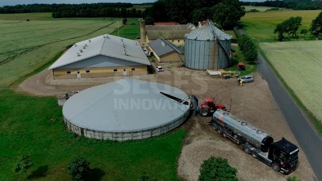 Low-dose acidification to reduce methane emissions from storage facilities should take place in late spring. It is currently achieved by adding sulfuric acid (96%) during intense mixing. Photo: Søs Lindeborg Pedersen, SEGES Innovation.