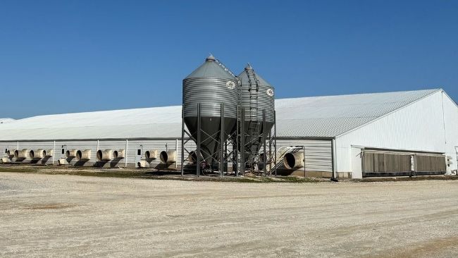 Figure 1.&nbsp;One of the barns at the unit we visited.
