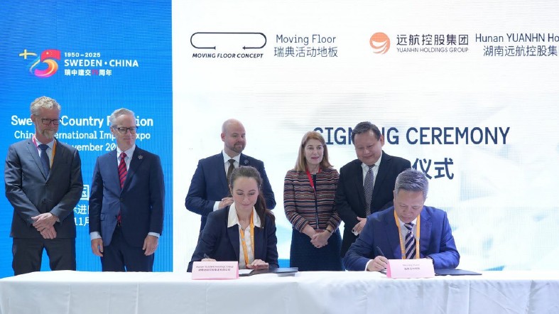 Top: Jan Larsson, Per Augustsson, Peter Kullgren, Annika Hahn-Englund, Sengwee Chua.&nbsp;Bottom: Katja Lindvall, Chen Xurong
